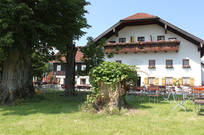 Biergarten im Berggasthof Johannishögl